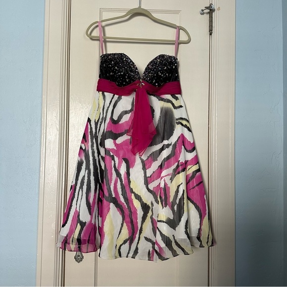 Blush Prom by Alexia Dress Strapless Zebra Print w/ Pink Sequins Formal Size 8 - Picture 2 of 11
